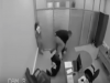 男子上班時中「樂透頭獎」卻害女同事給嚇傻了!他衝進辦公室的那一瞬間,女同事嚇到躲在牆角....