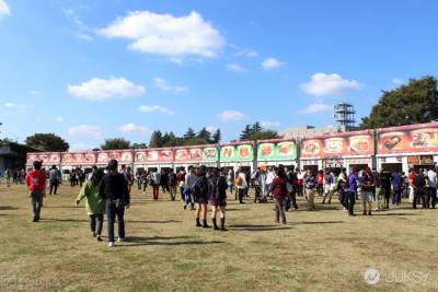 秋天就是要大口吃肉 日本國營昭和紀念公園的肉節