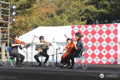 秋天就是要大口吃肉 日本國營昭和紀念公園的肉節