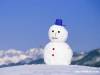 阿兵哥堆出來的雪人 就是跟一般人不一樣