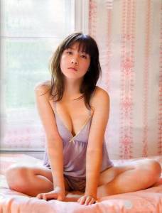 日本混血正妹仲里依紗 已經是一個孩子的媽了?!