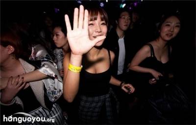 實拍韓國夜生活女人浪蕩一面...尺度太大難以想像..