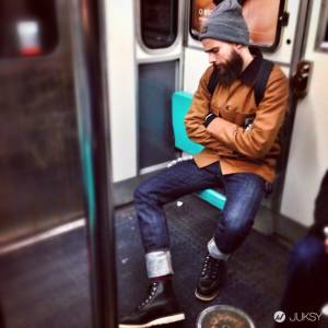 捕獲法國帥哥 巴黎地鐵型男們就算睡著還是很帥!