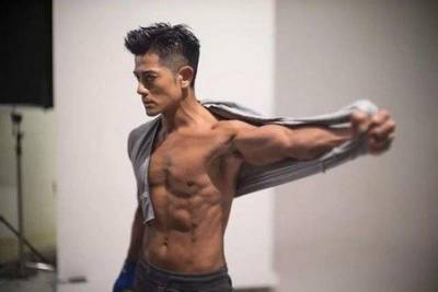 俊秀臉孔魔鬼身!演藝圈肌肉花美男