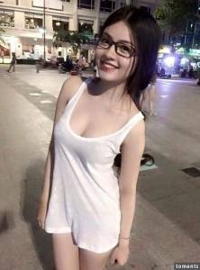 穿這樣逛街誰受得了?!想殺價也不是這樣吧!細看之後竟然發現驚人的亮點,再不看要被刪了!