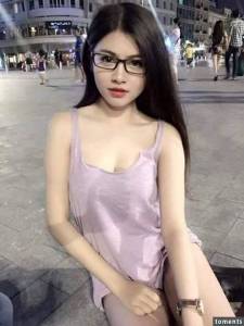 穿這樣逛街誰受得了?!想殺價也不是這樣吧!細看之後竟然發現驚人的亮點,再不看要被刪了!