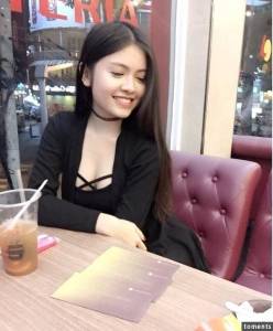 穿這樣逛街誰受得了?!想殺價也不是這樣吧!細看之後竟然發現驚人的亮點,再不看要被刪了!