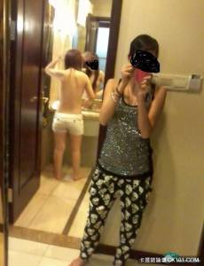 「不經意間就會拍到不雅照」愛自拍的正妹們小心了...