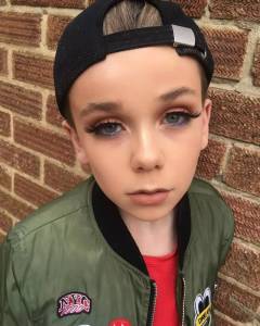 論化妝，你連一個10歲小男孩都不如！