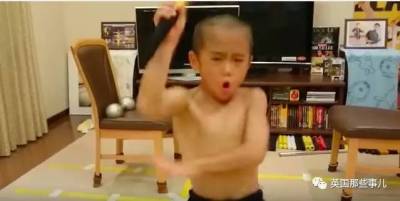 拳拳帶風，招招有力。他4歲迷上李小龍開始習武，沒想到他下半身超驚人...
