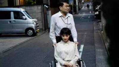 日本已婚男子愛上情趣娃娃，死後也要葬在一起，妻子怒斥：橡膠妖婦！