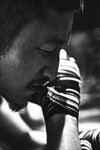 大陸拳王鄒市明霸氣回應日本木村翔選手，拳力以赴，衛冕之路是用石頭般的拳頭打出來的！