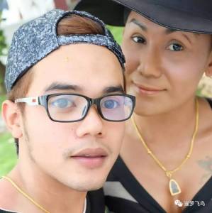 在泰國年齡性別都不是問題！24歲男同向差19歲變性人求婚成功