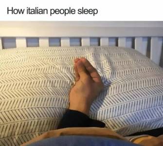 因為一個手勢，義大利人被玩壞了...快跑啊！意大利人打人了！！