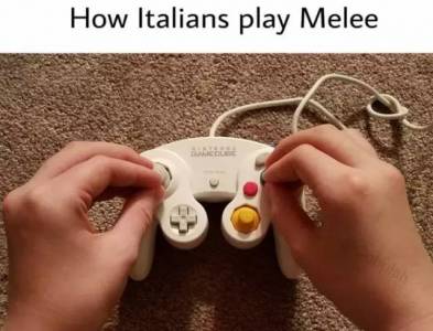 因為一個手勢，義大利人被玩壞了...快跑啊！意大利人打人了！！