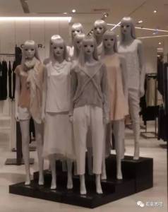 商場看到的衣服模特X個在賣場看到「會讓你瞬間噴笑」的「白爛無極限model」 3這內衣看到超有遐想阿！