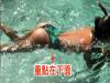 火辣電臀女子去博拉博拉島度假PO炫耀照,大家卻都注意到「下面這一張」...比裸體還刺激100倍!