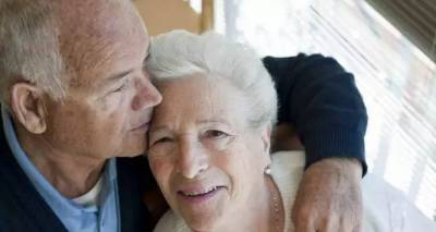 一個93歲的澳洲痴呆老頭，每個月都找一名妓女來服務，背後的故事卻衝擊心靈…