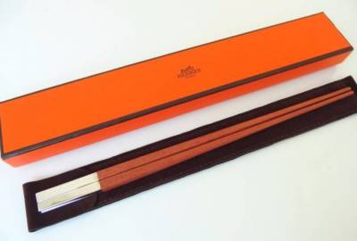 筷子在國外早已成了潮流奢侈品！一副6000塊，Supreme，LV，愛馬仕搶着做，一夜價格翻三倍……