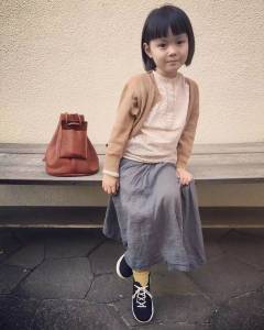 日本這個軟萌小女孩酷起來，就沒男孩子什麼事了！撩得老阿姨一愣一愣的！