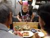 白天包餃子,晚上闖夜店!這位82歲日本奶奶,硬是活成了傳奇!