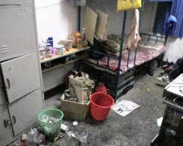 魔幻!中傳男生將寢室設計成日本“居酒屋”, 取名叫「魔男窟」!