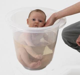 30款最沒有用的嬰兒用品發明！這些設計者真的是奇葩啊...