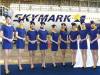 日本空姐穿迷你裙制服登機 被控誘發性騷擾