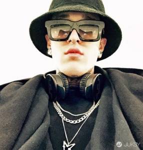 街頭刺青藝術跨足時尚圈,「刺青男模」Jimmy Q親授穿搭技巧