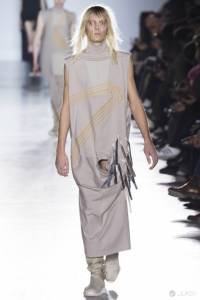 Rick Owens 2015 秋冬系列 男模直接露鳥走秀!